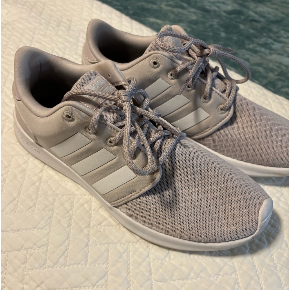 Light purple Adidas cloud foam shoes. Size W9 worn once.